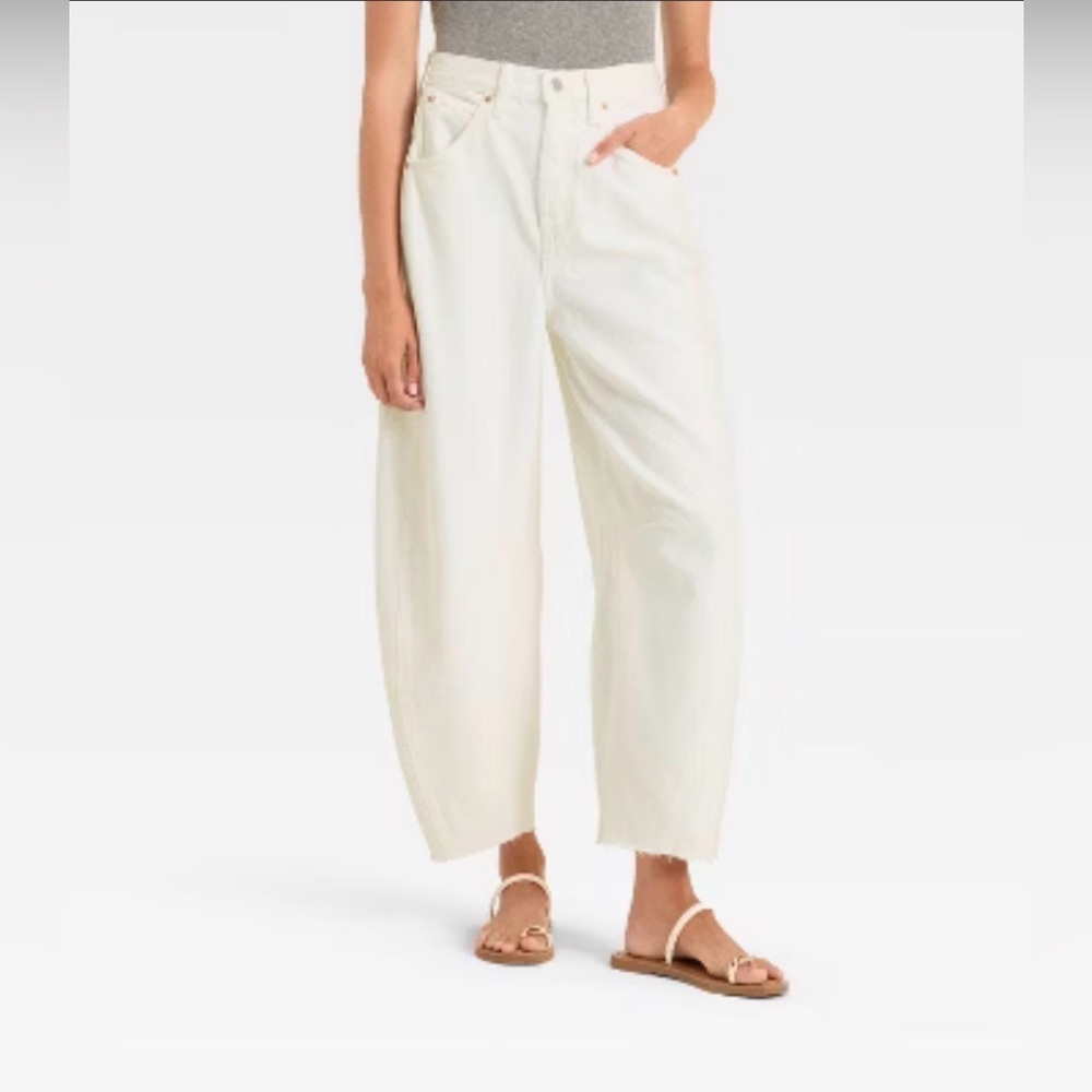 UNIVERSAL THREAD Curved-Leg High-Rise Jeans